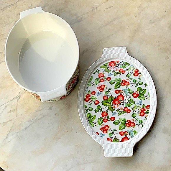 GRACES TEAWARE STRAWBERRY VINE  OVAL BAKER WITH LID 11 INCH NEW - Picture 3 of 10